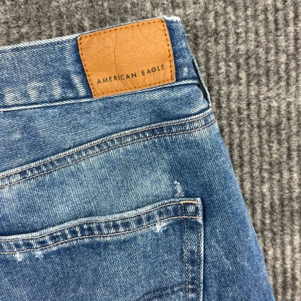American Eagle Mom Jeans Womens 10 Long Blue Good Distressed Ripped Raw Hem